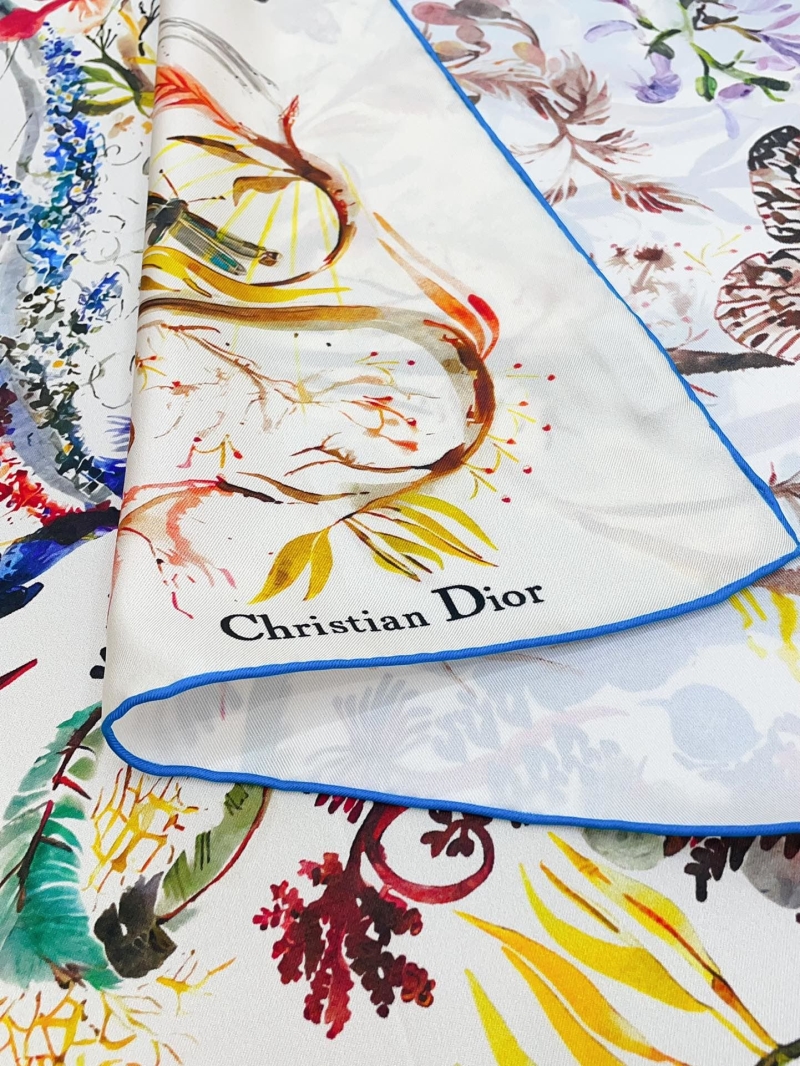 CHRISTIAN DIOR